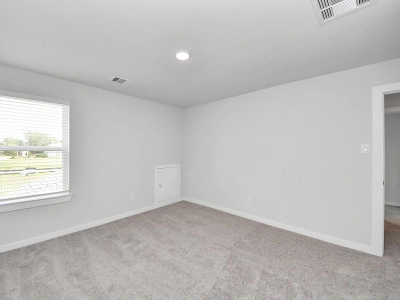 Spacious, unfurnished interior of a new home in Caney Creek Place, Conroe (Image 38).