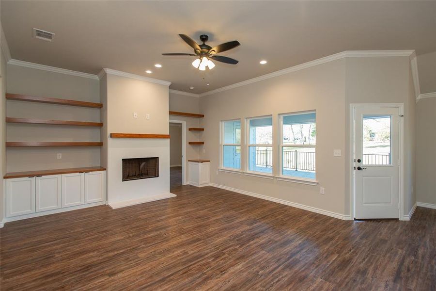 Spacious, unfurnished interior of a new home in , Mabank (Image 22).