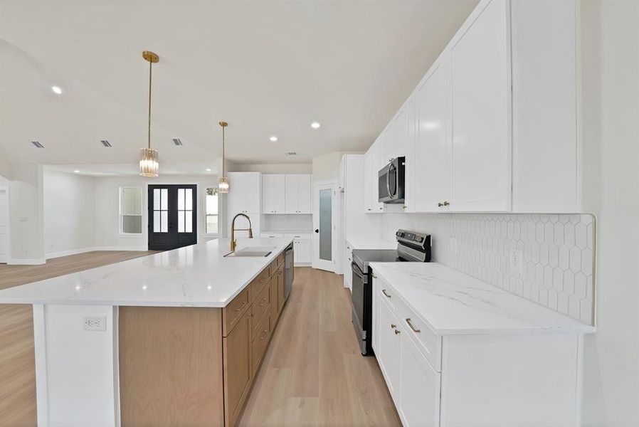 Furnished interior view inside a new home in , Joshua (Image 9).