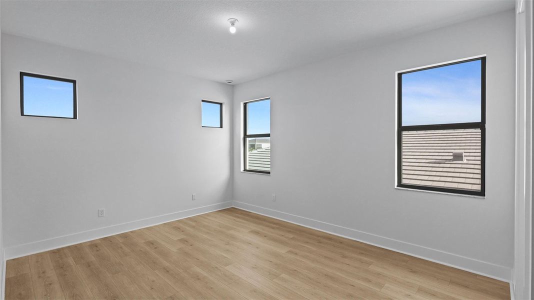 Spacious, unfurnished interior of a new home in , Palm Beach Gardens (Image 53).