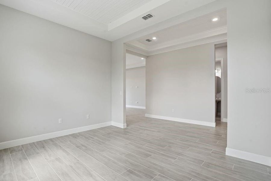Spacious, unfurnished interior of a new home in Esplanade at Coasterra, Palmetto (Image 25).