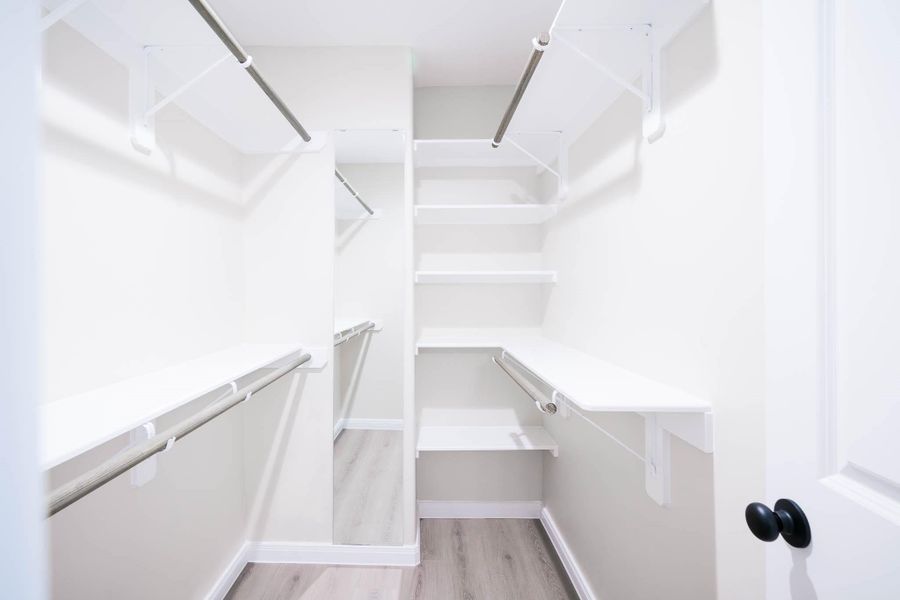 Spacious, unfurnished interior of a new home in , Houston (Image 13).
