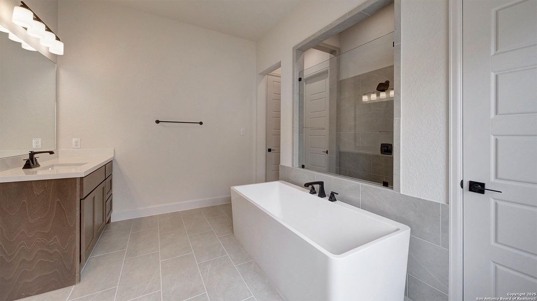 Furnished interior view inside a new home in Ranches At Creekside 55', Boerne (Image 11). Furnished interior view inside a new home in Ranches At Creekside 55', Boerne (Image 11).