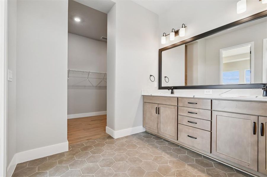 Furnished interior view inside a new home in Palmera Wellen Park - Classic Series, Venice (Image 9). Furnished interior view inside a new home in Palmera Wellen Park - Classic Series, Venice (Image 9).