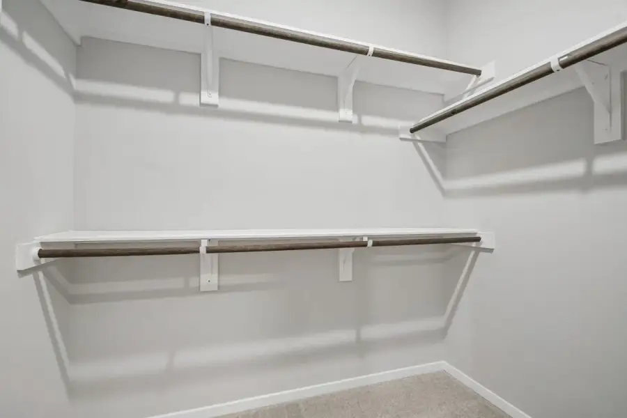 Spacious, unfurnished interior of a new home in Harvest Ridge, Elgin (Image 17).