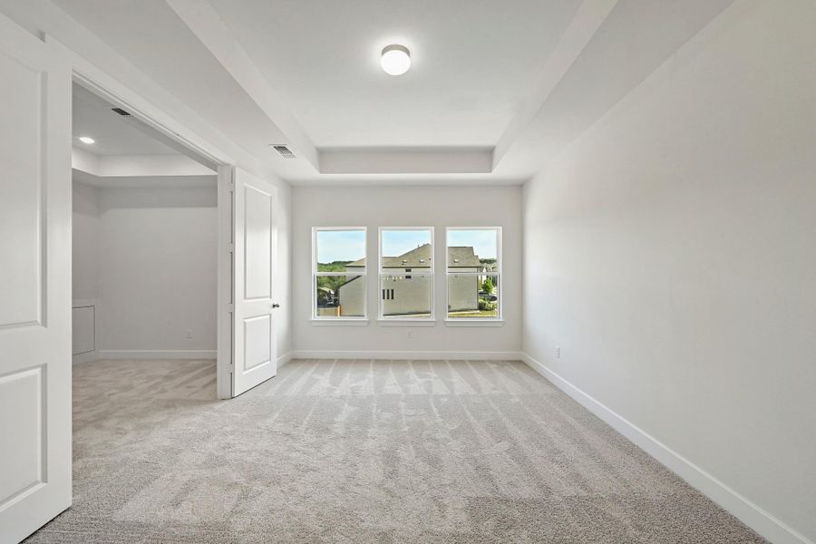 Spacious, unfurnished interior of a new home in Lakeside at Tessera, Lago Vista (Image 30).