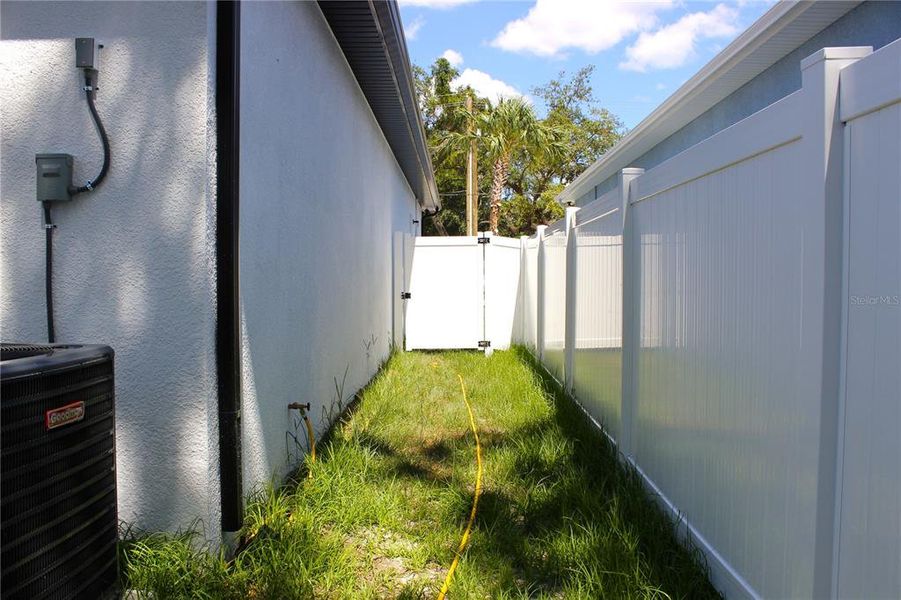 Exterior details and patio area of a home in , Tampa (Image 25).