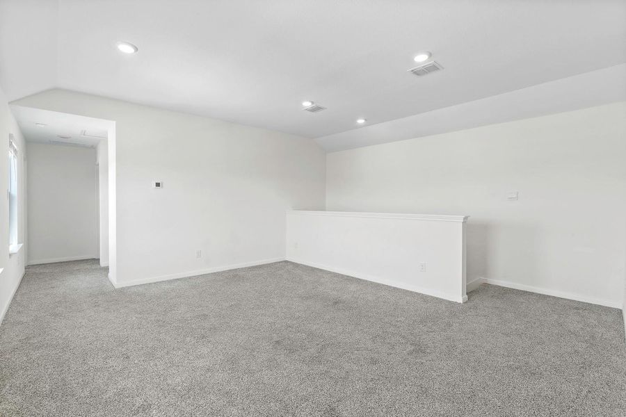 Spacious, unfurnished interior of a new home in Brooks Ranch, Kyle (Image 18).