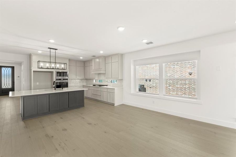 15. 12806 Meadow - Dining 15. 12806 Meadow - Dining