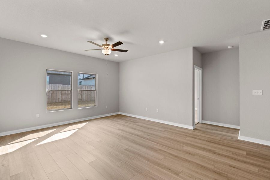 4br New Home in Elgin, TX.  - Slide 16