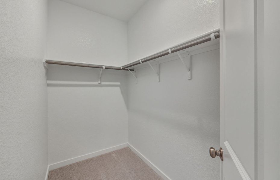 Spacious, unfurnished interior of a new home in County View, Temple (Image 13).