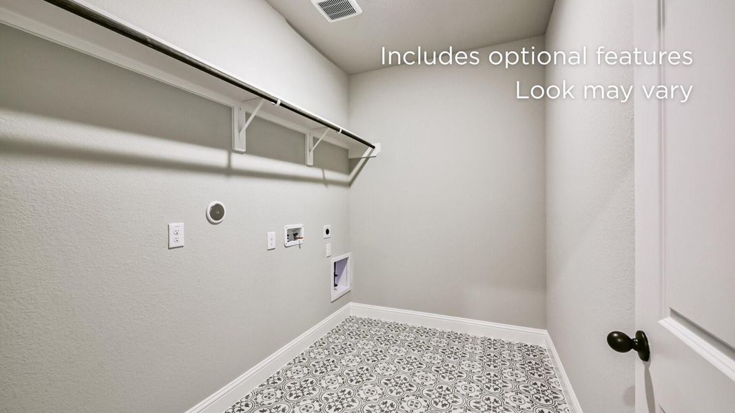 Spacious, unfurnished interior of a new home in Woodhavyn 50', Magnolia (Image 25).