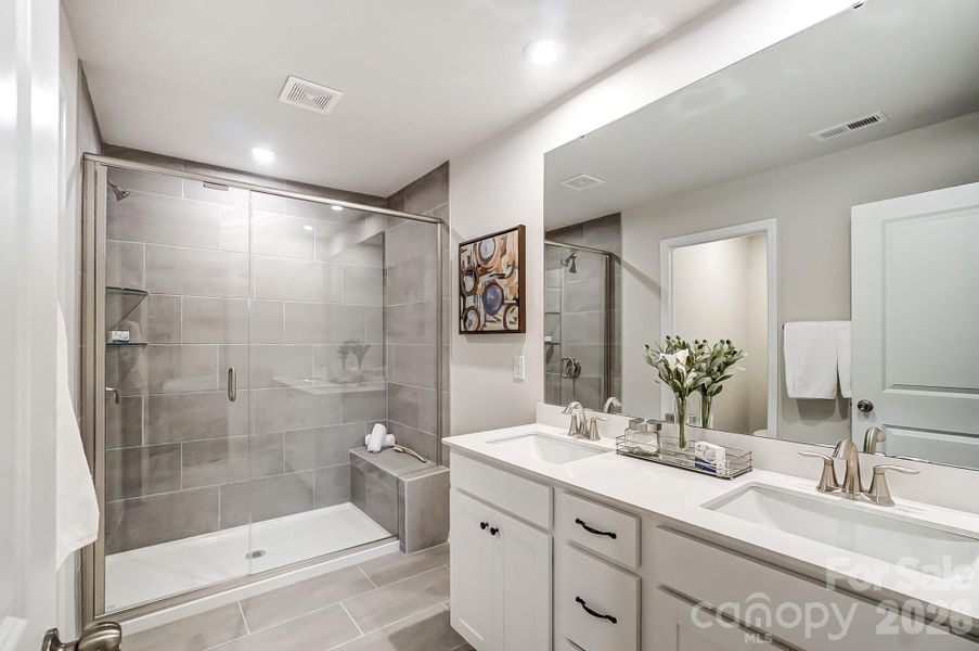 For representation purposes of floorplan only, actual homesite is under construction and design and structural options may vary For representation purposes of floorplan only, actual homesite is under construction and design and structural options may vary