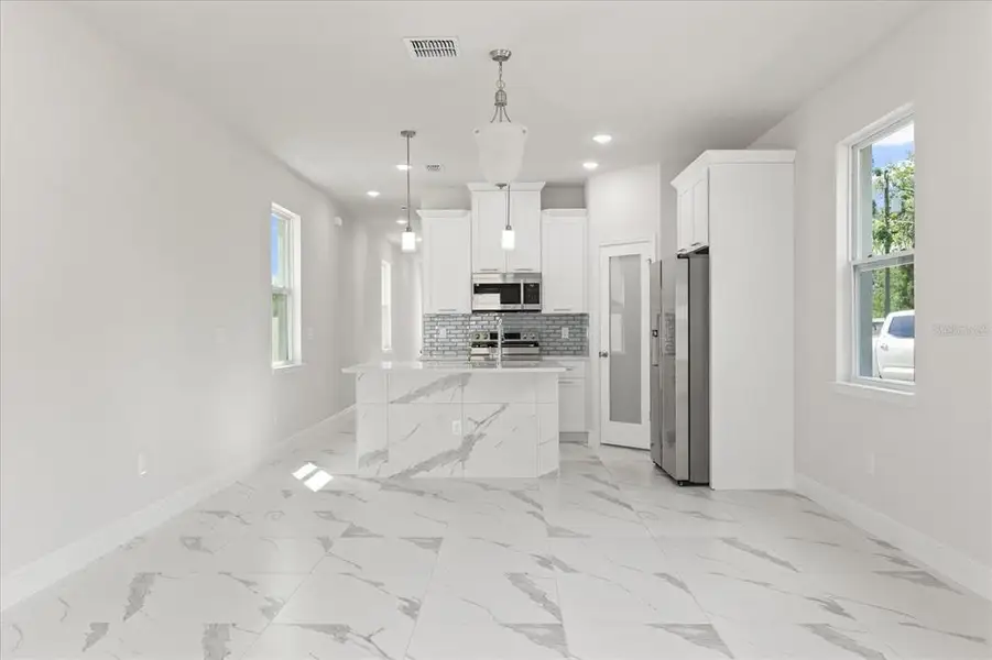 Image 21 of a home in .