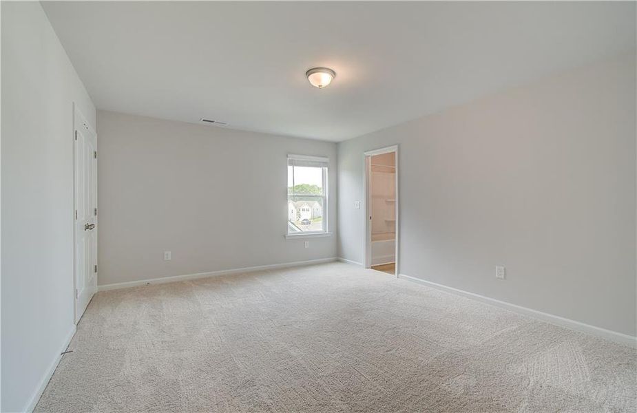 Spacious, unfurnished interior of a new home in Chapel Hill, Newnan (Image 20).