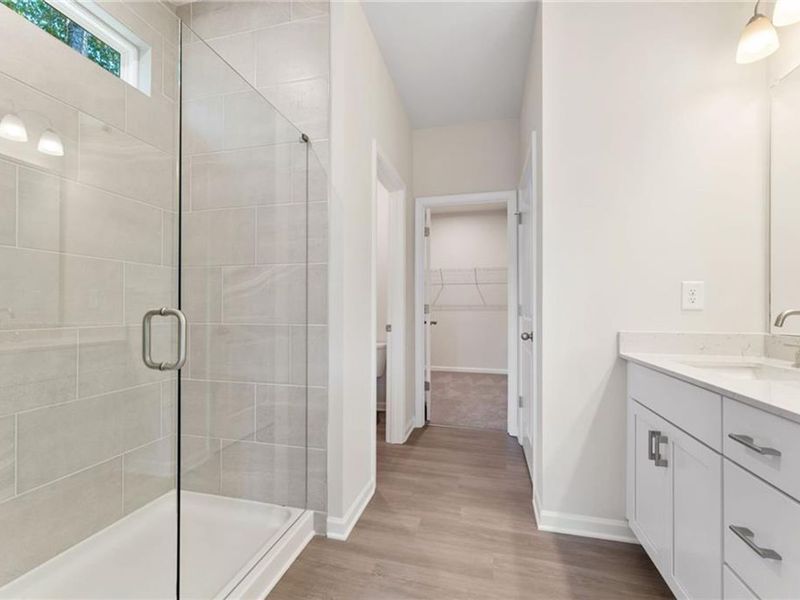 Furnished interior view inside a new home in Riverwood, Dallas (Image 9).