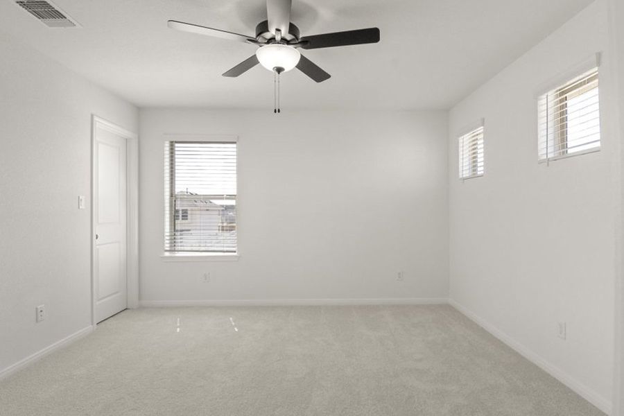 Representative unfurnished interior of a home built from the Oak by Pacesetter Homes in Blanco Vista, San Marcos (Image 34).
