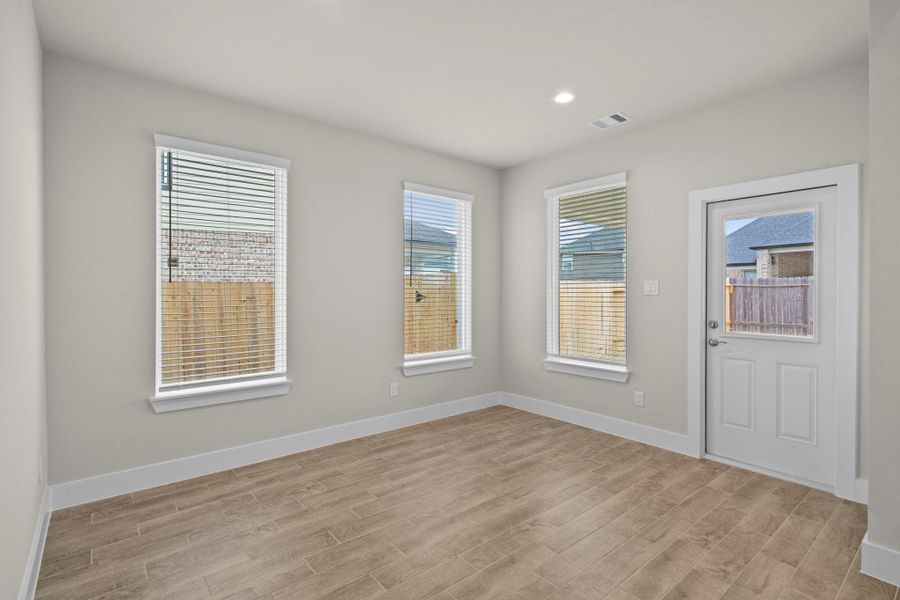 Spacious, unfurnished interior of a new home in Beacon Hill, Waller (Image 33).