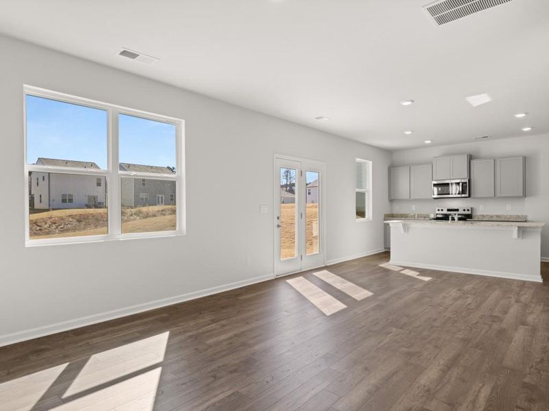 Spacious, unfurnished interior of a new home in Pointe Park, Union City (Image 26).