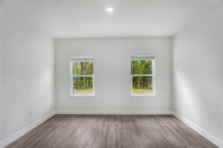 Spacious, unfurnished interior of a new home in , Citrus Springs (Image 20).