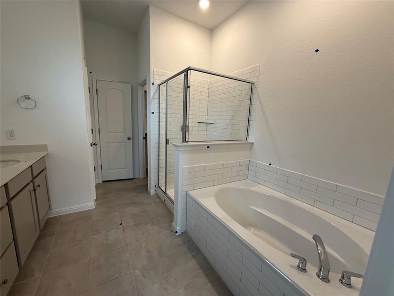 Furnished interior view inside a new home in La Cima, San Marcos (Image 11).