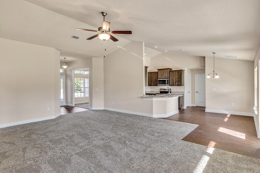 Spacious, unfurnished interior of a new home in Spring Hill, Spring Hill (Image 18).