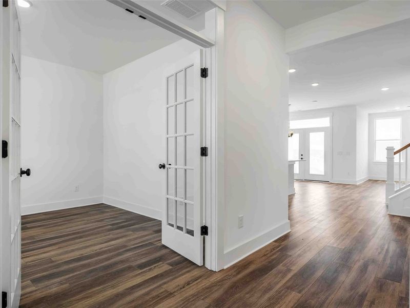 Spacious, unfurnished interior of a new home in Heartland, Heartland (Image 16).