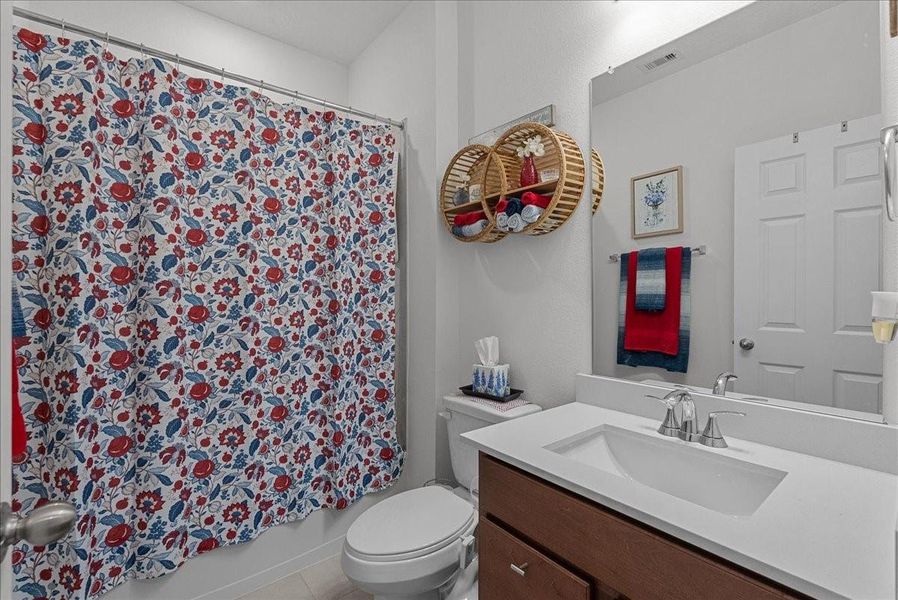 Furnished interior view inside a new home in , Alvin (Image 15). Furnished interior view inside a new home in , Alvin (Image 15).