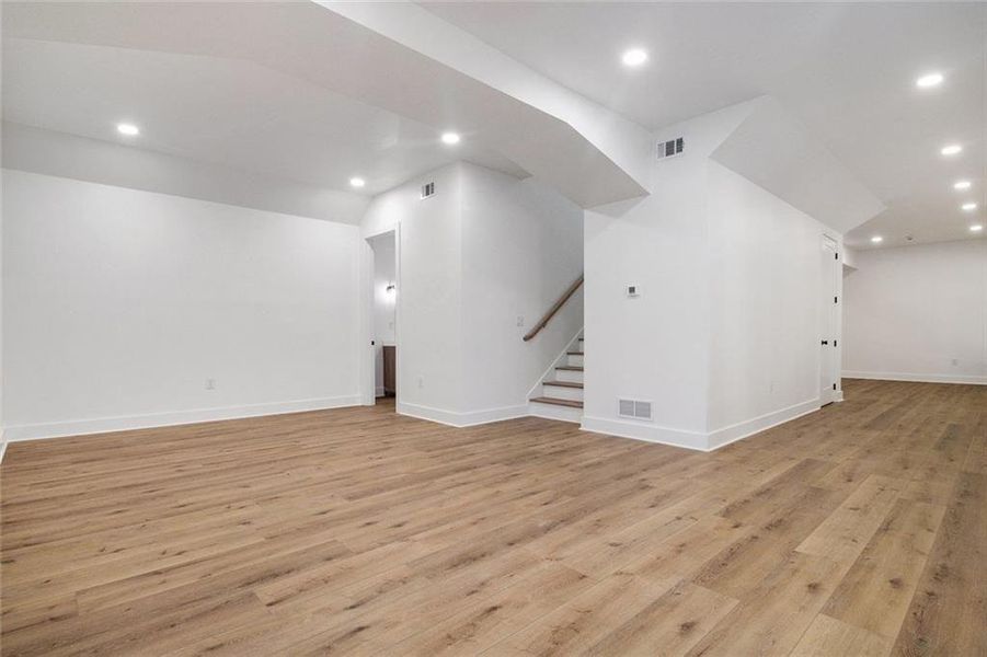 Spacious, unfurnished interior of a new home in , Dawsonville (Image 41).