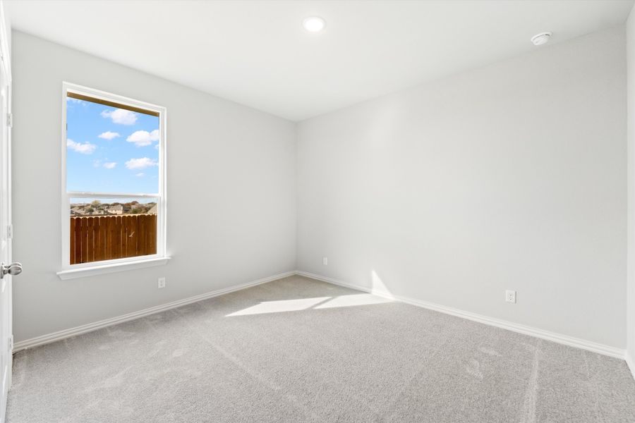Spacious, unfurnished interior of a new home in Waterford Park, Weatherford (Image 28).