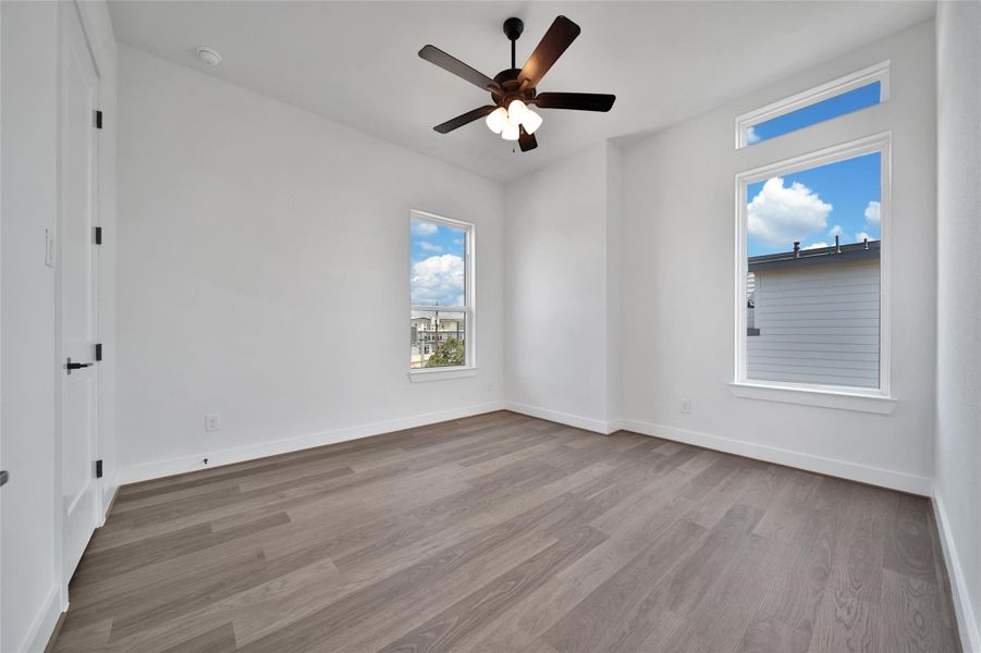 Spacious, unfurnished interior of a new home in Lago Pointe, Seabrook (Image 15). Spacious, unfurnished interior of a new home in Lago Pointe, Seabrook (Image 15).