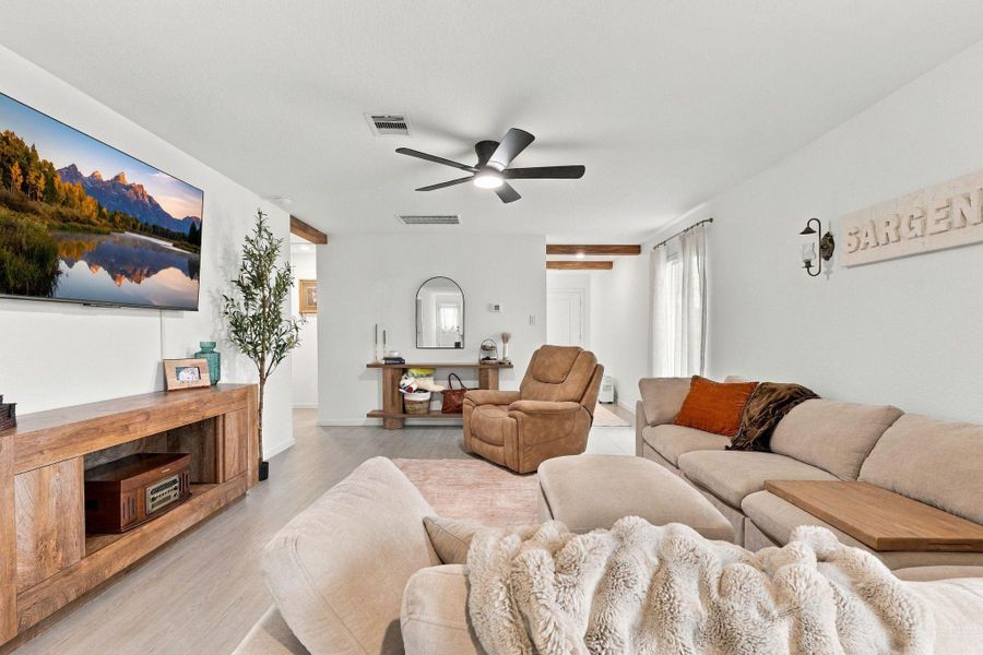 Furnished interior view inside a new home in Caney Mills, Conroe (Image 10).