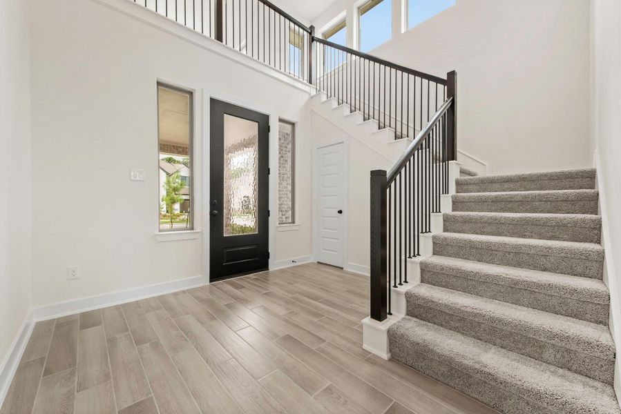 Spacious, unfurnished interior of a new home in The Groves, Humble (Image 17).