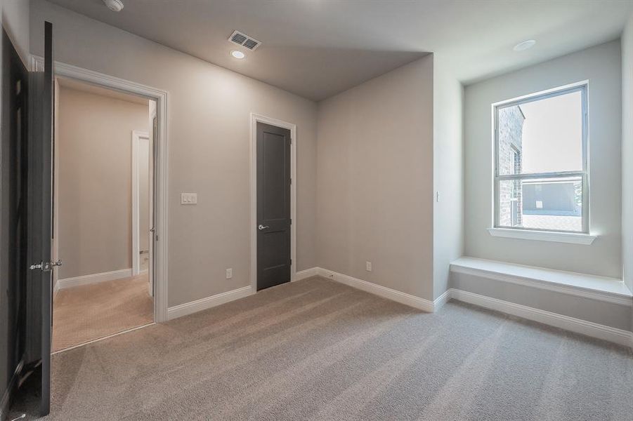 Spacious, unfurnished interior of a new home in Parkland, Fort Worth (Image 20). Spacious, unfurnished interior of a new home in Parkland, Fort Worth (Image 20).