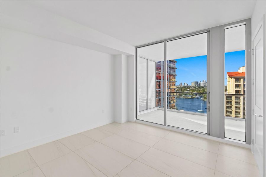 Spacious, unfurnished interior of a new home in , Fort Lauderdale (Image 58).