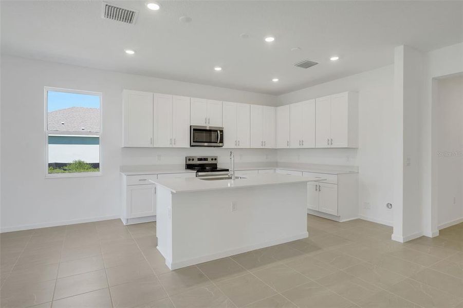 Furnished interior view inside a new home in Willowbrook North, Winter Haven (Image 11).