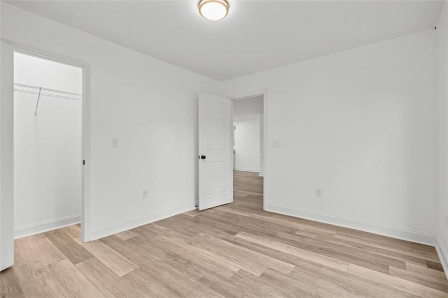 Spacious, unfurnished interior of a new home in , Calhoun (Image 32).