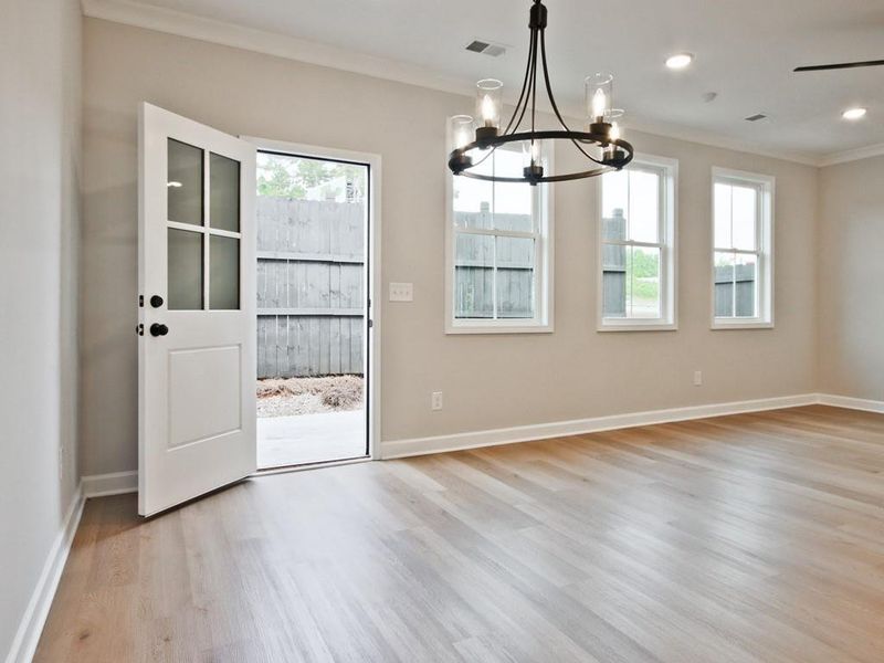 Spacious, unfurnished interior of a new home in Cherokee Township, Acworth (Image 22).