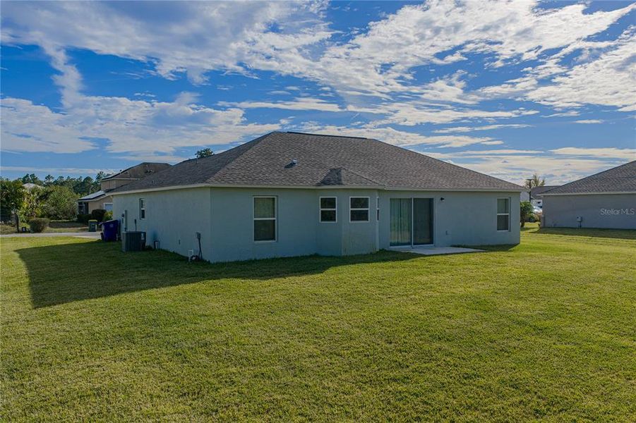 Exterior details and patio area of a home in , Sebring (Image 4).