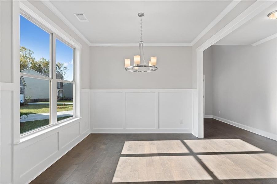 Spacious, unfurnished interior of a new home in Stratford Square, Lawrenceville (Image 15).