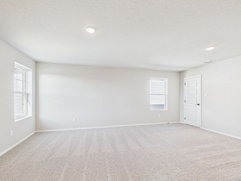 Spacious, unfurnished interior of a new home in Bricewood, San Antonio (Image 28).