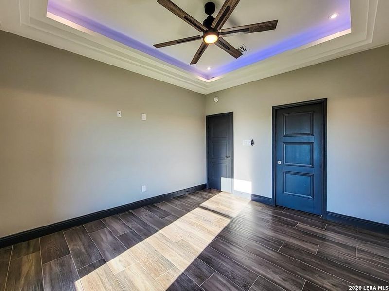 Spacious, unfurnished interior of a new home in , Eagle Pass (Image 27).