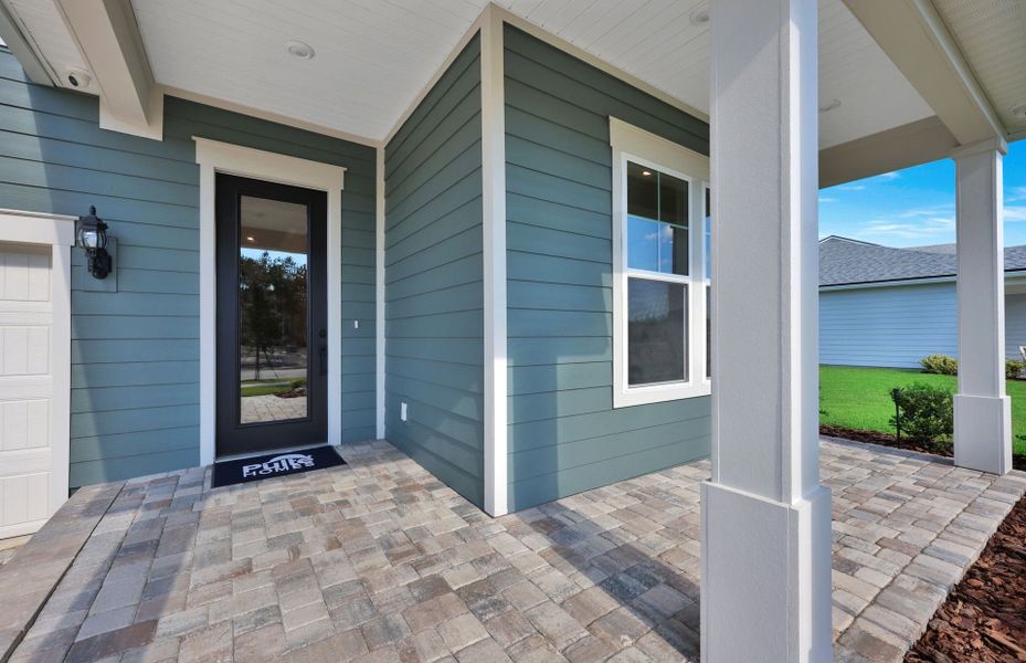Representative exterior details of a home built from the Mahogany Grand by Pulte Homes in The Landings at Saint Johns, St. Johns (Image 4).