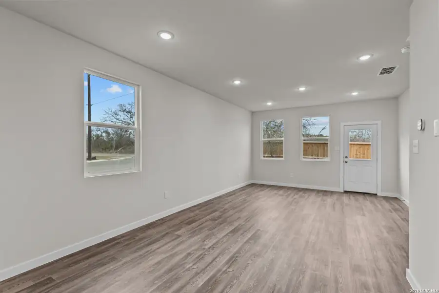 Spacious, unfurnished interior of a new home in Park Place, New Braunfels (Image 11). Spacious, unfurnished interior of a new home in Park Place, New Braunfels (Image 11).