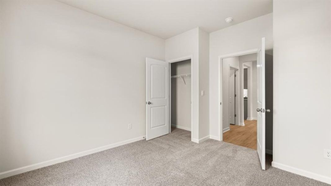 Spacious, unfurnished interior of a new home in Oconee Overlook, Gainesville (Image 11).