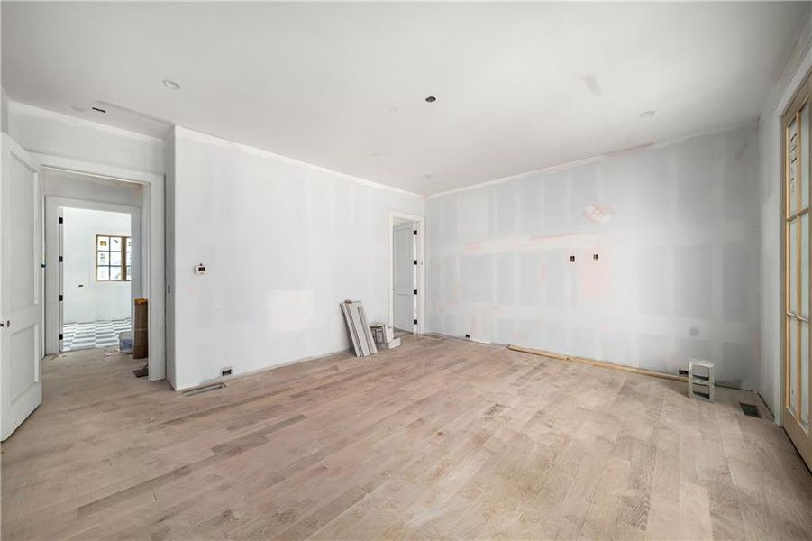 Spacious, unfurnished interior of a new home in , Milton (Image 12).