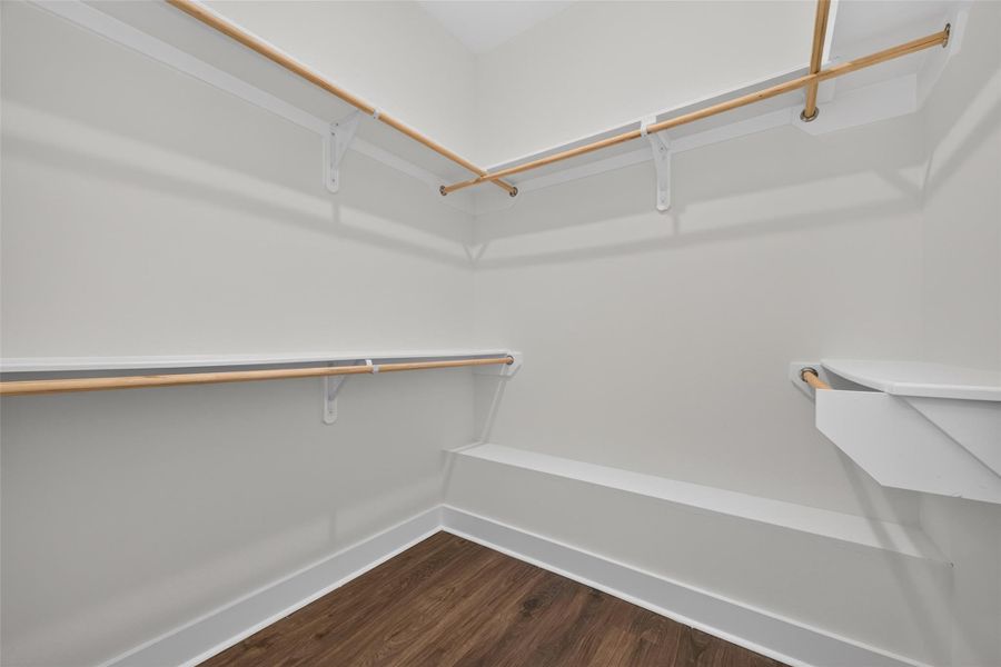 Spacious, unfurnished interior of a new home in Two Step Farm, Montgomery (Image 27).
