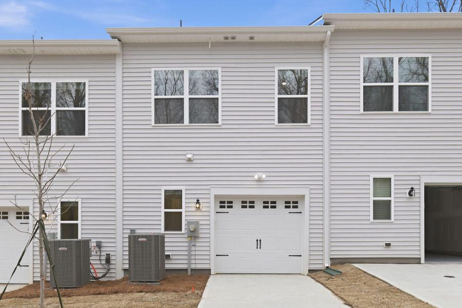Exterior details and patio area of a home in Lakeview Village, Charlotte (Image 3).