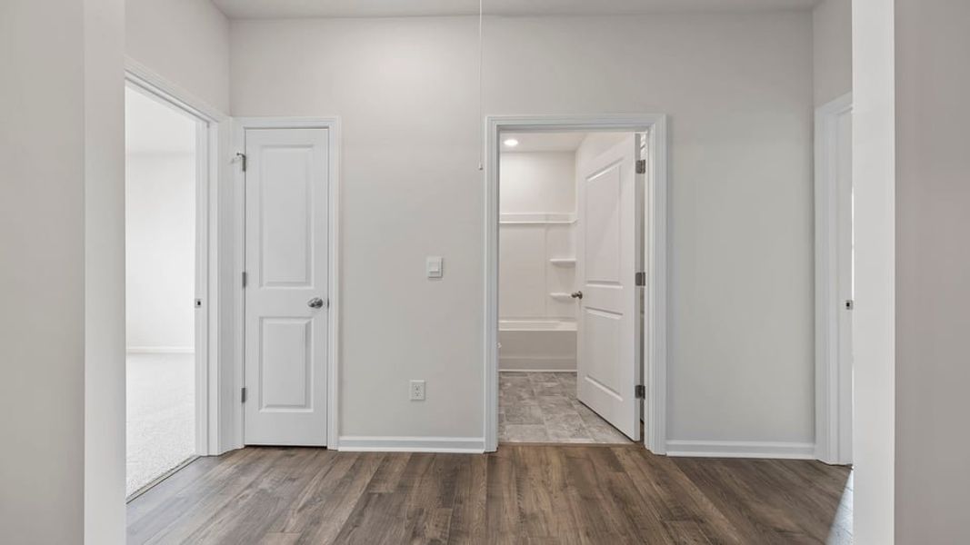 Spacious, unfurnished interior of a new home in Woodglen, Piedmont (Image 12).