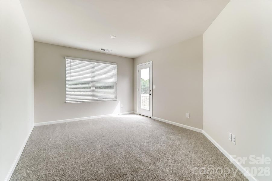 Spacious, unfurnished interior of a new home in Cheyney, Charlotte (Image 29).
